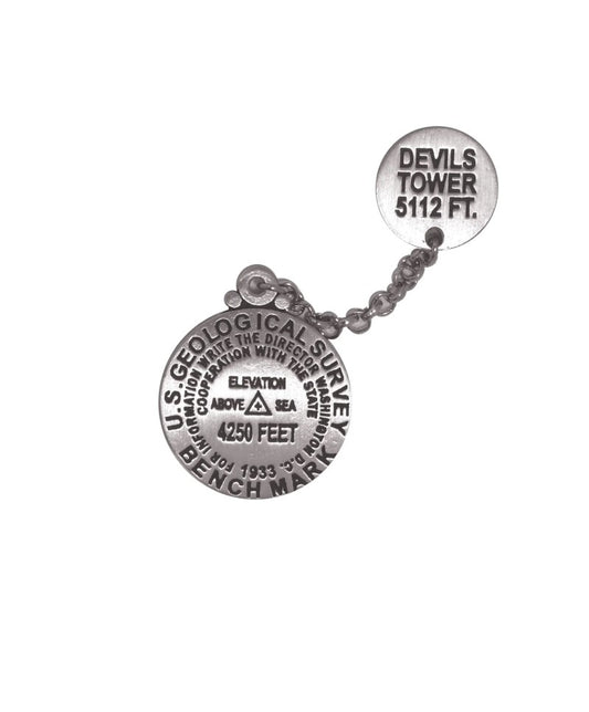 Devil's Tower 2-piece lapel pin, no chain